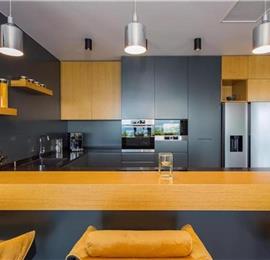 3 bedroom villa with infinity pool in Opatija, sleeps 6